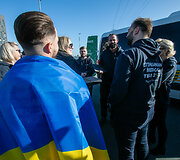 Pasitikti i&scaron; Ukrainos į Lietuvą grįžę iniciatyvos &bdquo;Lietuvos medikai Ukrainoje&ldquo; dalyviai.