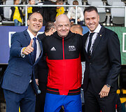 Pasaulio futbolo legendų rungtynės su legendiniais Lietuvos futbolininkais