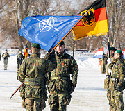 NATO daugianacionalinės kovinės grupės vadovavimo perdavimo ceremonija