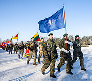 NATO daugianacionalinės kovinės grupės vadovavimo perdavimo ceremonija