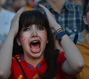 Kai kurios sirgalės futbolo stadionuose tiesiog kraustosi i&scaron; proto (gerąja prasme, žinoma)