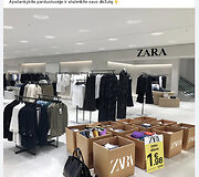 Šia nuotrauka buvo reklamuojamas &bdquo;Zara&ldquo; parduotuvės Jungtinėje Karalystėje atidarymas