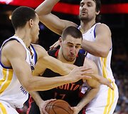 Stephenas Curry, Jonas Valančiūnas ir Andrew Bogutas
