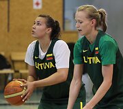 Kamilė Nacickaitė ir Kristina Vengrytė