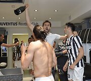 &bdquo;Juventus&ldquo; futbolininkai &scaron;venčia čempionų titulą