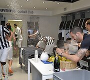 &bdquo;Juventus&ldquo; futbolininkai &scaron;venčia čempionų titulą