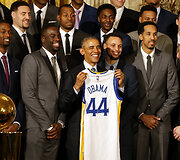 Barackas Obama pasveikino NBA čempionus