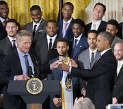 Barackas Obama pasveikino NBA čempionus