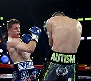 Canelo Alvarezas &ndash; Liamas Smithas