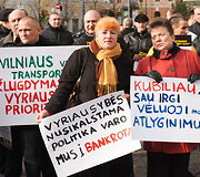 Transporto darbuotojų profesinės sąjungos Vilniuje surengė mitingą