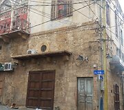 Batroun vaizdą gadina elektros laidai