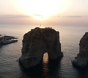 Uolos Beirute. Sustojom kelioms minutėms tik nufotografuoti, nes pakrantės bulvare buvo neįmanoma kvėpuoti nuo užter&scaron;tumo