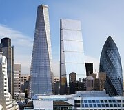 &bdquo;Infinity London&ldquo; baseinas