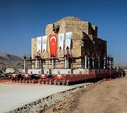 650 metų senumo pirties perkėlimas