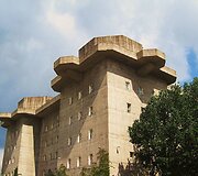 Hamburgo &scaron;irdyje stovintis &bdquo;Flakt&uuml;rme IV&ldquo;