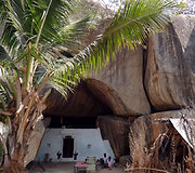 Hampi kaimelis ir namai