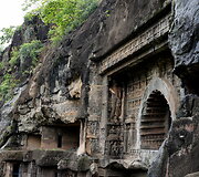 Ellora ir Ajanta urvai- fasadas