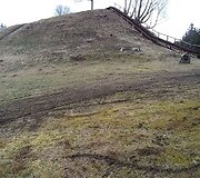 Motociklais i&scaron;važinėtas Kudinų piliakalnis ir jo apylinkės