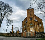 Veprių &scaron;vč. Mergelės Marijos rožančiaus karalienės bažnyčia (Ukmergės r.)