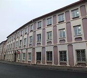Kažkada durų angos i&scaron; dalies buvo užmūrytos, tose vietose palikti langai. 2013 metų Kultūros vertybių registro nuotrauka
