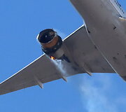 &bdquo;Boeing 777-200&ldquo; variklio gedimas