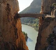 Tiltas per tarpeklį kelyje Caminito del rey