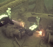 Narai - 19 metrų gylyje prie 1944 m. sovietų ap&scaron;audyto ir subombarduoto vokiečių laivo &bdquo;Fusilier&ldquo;, kuriuo plaukė apie 300 žmonių.