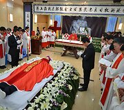 Atsisveikinimas su vyskupu Josephu Fan Zhongliangu