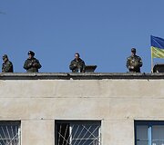 &Scaron;turmas Ukrainos karinėje bazėje Novofiodorivkoje 