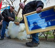 &Scaron;turmas Ukrainos karinėje bazėje Novofiodorivkoje 