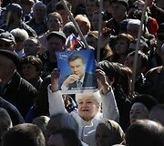 Donecke protestuotojai kvietė sugrįžti V.Janukovyčių