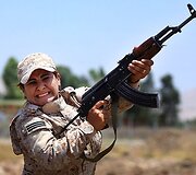 Kurdės, pasirengusios kovai su &bdquo;Islamo valstybe&ldquo;