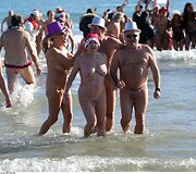 Nudistai Pietų Prancūzijoje laukia Naujųjų metų