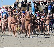 Nudistai Pietų Prancūzijoje laukia Naujųjų metų