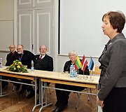 Lietuvos garbės konsulės padėka atvykusiems signatarams ir diskusijos dalyviams. (c) Sigita Matulevičienė 