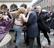 &bdquo;Femen&ldquo; aktyvistės Paryžiuje
