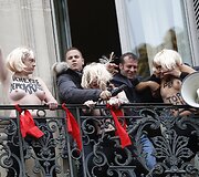 &bdquo;Femen&ldquo; aktyvistės Paryžiuje