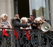 &bdquo;Femen&ldquo; aktyvistės Paryžiuje