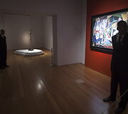 Alberto Giacometti skulptūra &bdquo;L&rsquo;homme au doight&ldquo; ir Pablo Picasso paveikslas