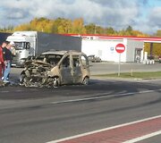 Užsidegęs automobilis