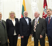Apdovanojimų įteikimas prezidentūroje
