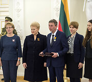 Apdovanojimų įteikimas prezidentūroje