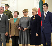 Apdovanojimų įteikimas prezidentūroje