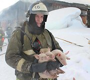Rusijoje i&scaron; gaisro gelbėjami par&scaron;iukai