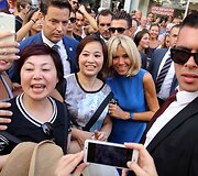 Emmanuelis Macronas su žmona Brigitte Atėnuose