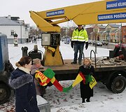 Žemaitijos sostinės me&scaron;kos pasipuo&scaron;ė trispalviais &scaron;alikais