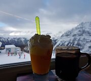 Bombardino ir kar&scaron;tas vynas