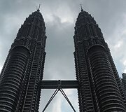 Petronas bok&scaron;tai dvyniai