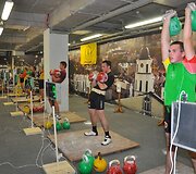 Tarptautinis sporto festivalis: svarsčių kilnojimo varžybos