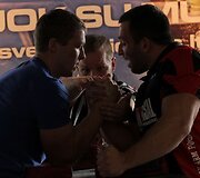 Tarptautinis sporto festivalis: rankų lenkimo varžybos